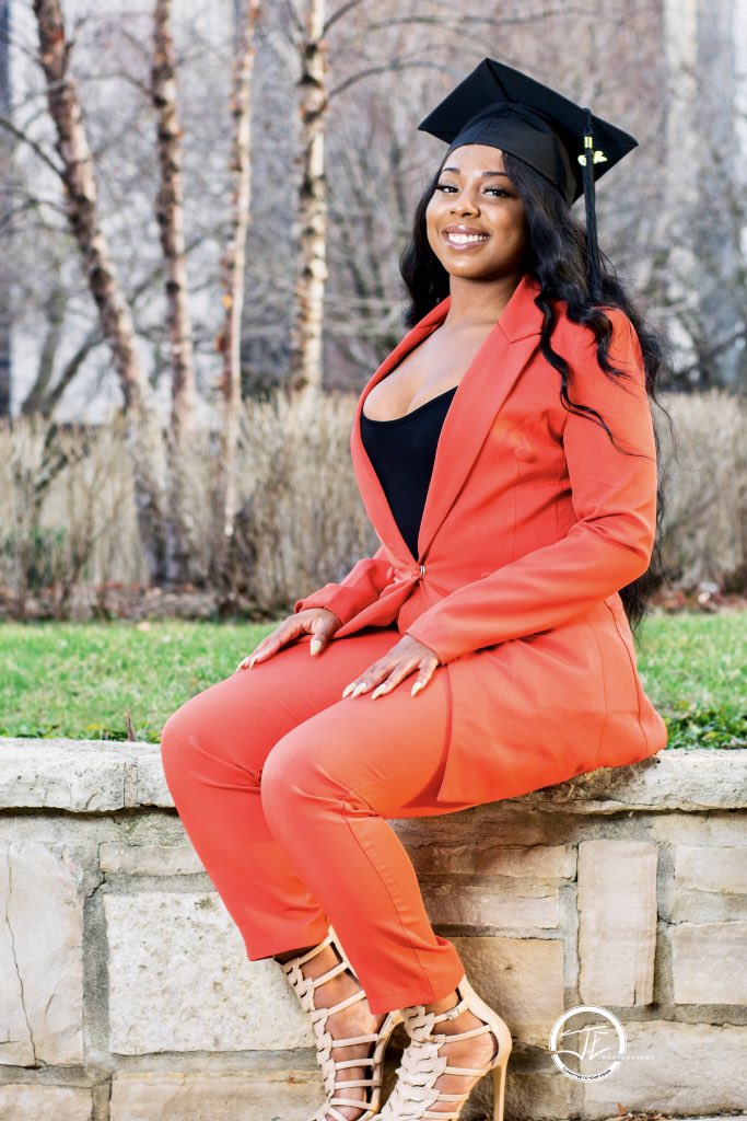 jiggyjayy2's tweet photo. 4 years later and we have it, 
  
Full -time student athlete ✔️
Triple Major✔️
No loans. Debt Free✔️
Internships x 3 ✔️
President of two Orgs✔️
🔺 ✔️
All of the other good stuff i did ✔️

Chapter closed. Grad School up next.. 

May 19,2019 👩🏾‍🎓 https://t.co/zY7yVCoNdA