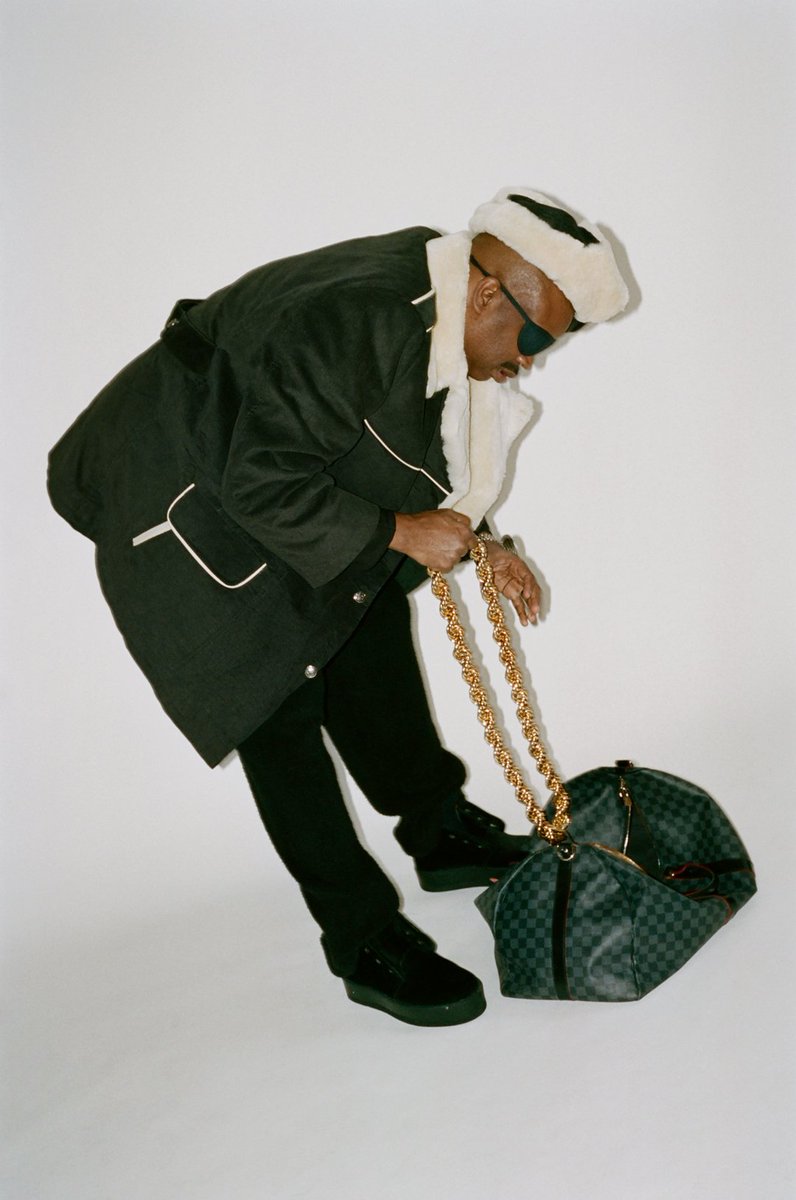 officemagnyc's tweet photo. “People are hungry for new shit. And that’s what hip-hop is, what it’s always been—the melting pot of the entire planet.” @therulernyc in #officemagazinenyc Issue 10 #officeissue10 https://t.co/BTJgEblwIb