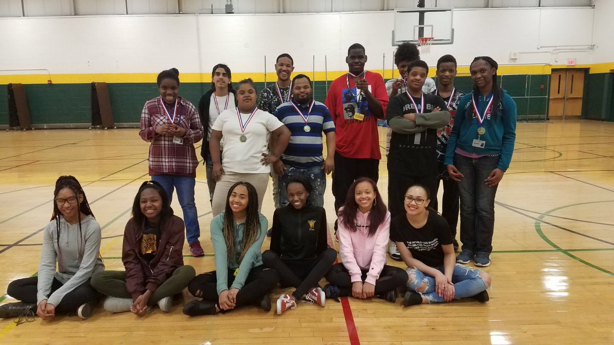 cknoxjam's tweet photo. Our Rich 227 winners for the Dogpatch event! Thank you to the RE Poms in making this event a success!
#richinstudentsuccess https://t.co/YhU8Q6XfUU