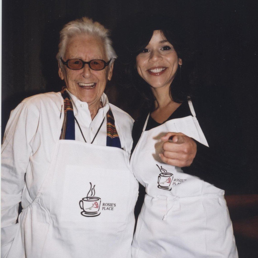 Our #NationalVolunteerMonth #ThrowbackThursday takes us back to that time when Rosie Perez visited Rosie’s Place! bit.ly/2HSfmoM