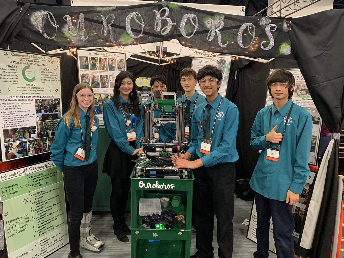 neerajc77's tweet photo. Here at Worlds FTC Robotics Championship.  Loving that @CognitiveScale sponsored and supported local kids from the @VandegriftHS ViperBots program.  Three of their 8 teams made it to Worlds!  #ProudMoment What an experience for Rohit and these kids! https://t.co/5lwXENNgop