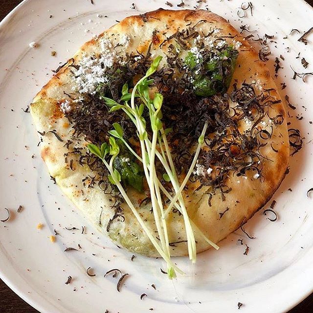 Green Kulcha for the spring this Saturday at brunch // goat cheese and truffle butter. #RoohSF #SoulSaturday 📷: @stlabelhouse