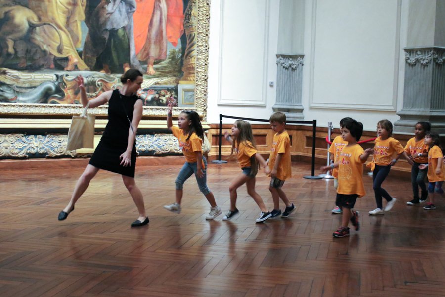 EdExploreSRQ's tweet photo. What happens when kindergartners from Brentwood Elementary visit @TheRingling on an "Animal "Safari"? Check out this photo gallery &amp; see. Part of our Go WILD for Literacy initiative with @readingby3rd https://t.co/JdY5XAgSTi https://t.co/qkzaURHtQL