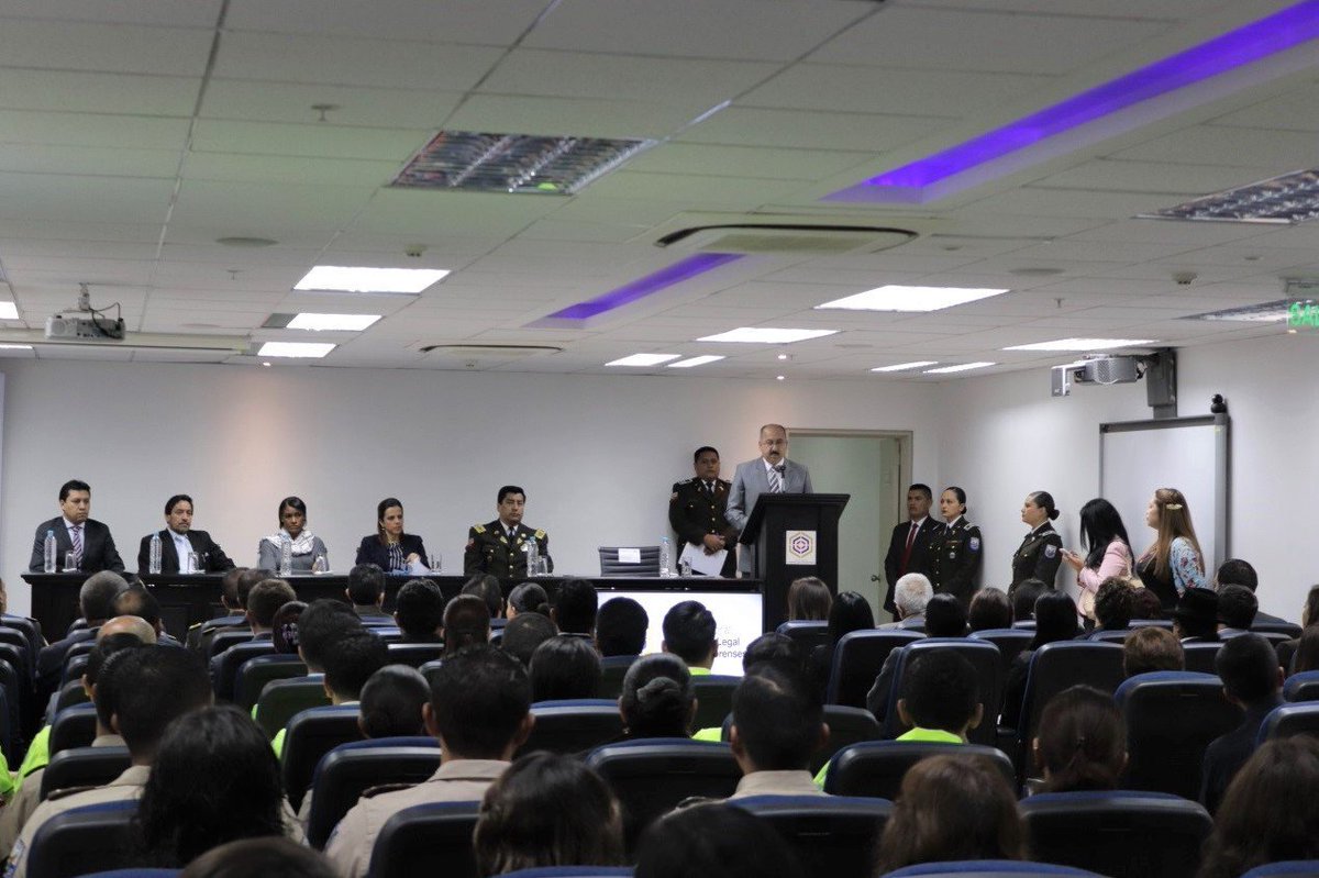 El General Inspector (SP) Dr. Milton Zárate, subrayó la importancia de la actualización tecnológica emprendida en su gestión, con el propósito de mejorar el accionar pericial a partir de elevar el nivel de confiabilidad de la prueba, elemento fundamental en el apoyo a la justicia