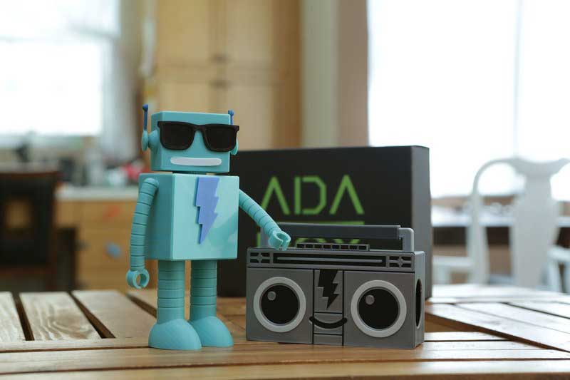 MakerIO's tweet image. **Maker Project of the Week**

♥♥Boomy the Boombox♥♥

Make your own Boomy 👉 dky.bz/2GuJQuX 

#Feather #featherwing #adafruit