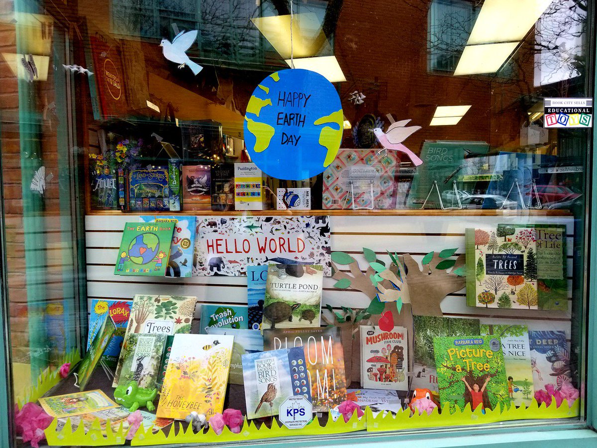 NimbusPub's tweet photo. I spy #MyFirstBookOfCanadianBirds and #BeACityNatureDetective in this beautiful #EarthDay window @BookCityTO Danforth! https://t.co/9MCpNu7dPp
