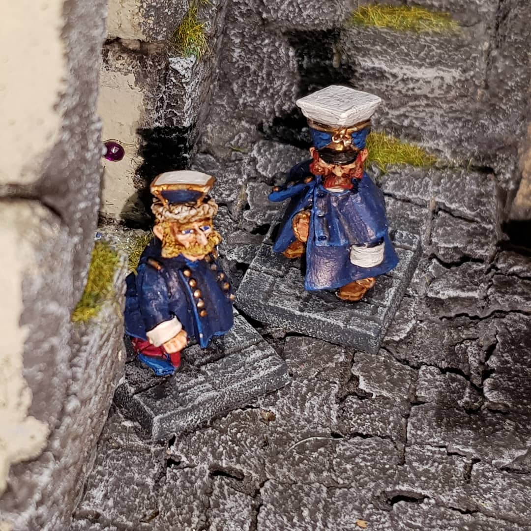DwarfOccasional's tweet photo. Upholding law & order: two proud veterans of the Hobbit town police.
#LeadAdventure #warhammer #oldhammer #DnD #rpg #ttrpg #paintingminiatures #miniaturepainting #wargamescenery #squarebases4life https://t.co/Q36NwiNPgj