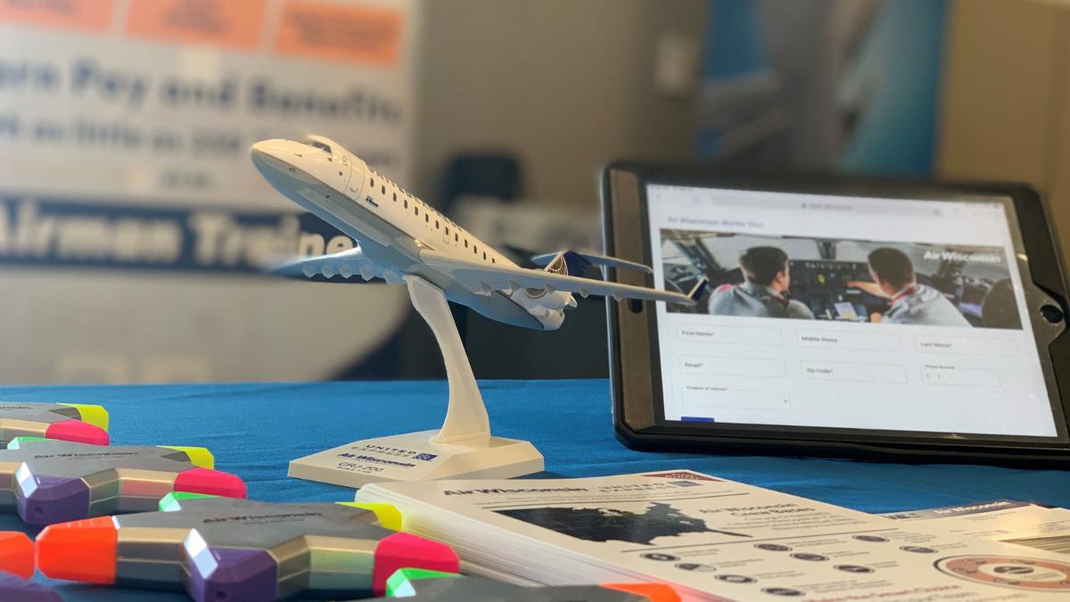 airwisconsin's tweet photo. Today from 6 pm to 8 pm you can talk to our Pilot Recruiter Enrique at @epicfltacademy. Qualified pilots can go from application to First Officer in 4 to 5 months. #flyepic #epicflightacademy https://t.co/eMwuC52V6D