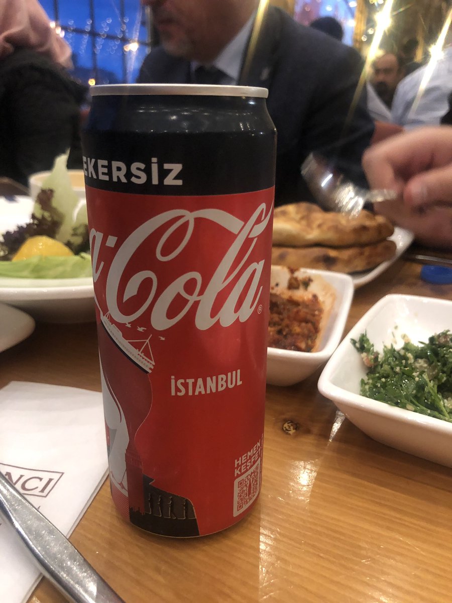 ATAStanbul2020's tweet photo. Bu bi işaret mi ? 🎈🎉🎊☘️🏟🖤 Ekip çok güzel, gelsenize #birliktegüzel #atasistanbuldagüzel @ATAS2019Diyar @FsmAcil @MarmaraAcil @tepecikaciltip @sislietfalacil @BEAHAcilTip @gaziaciltip @ybuacil @bozyaka_aciltip @deuaciltip  @TrTATD @AcilTp_Umraniye https://t.co/TEVirhiCcl