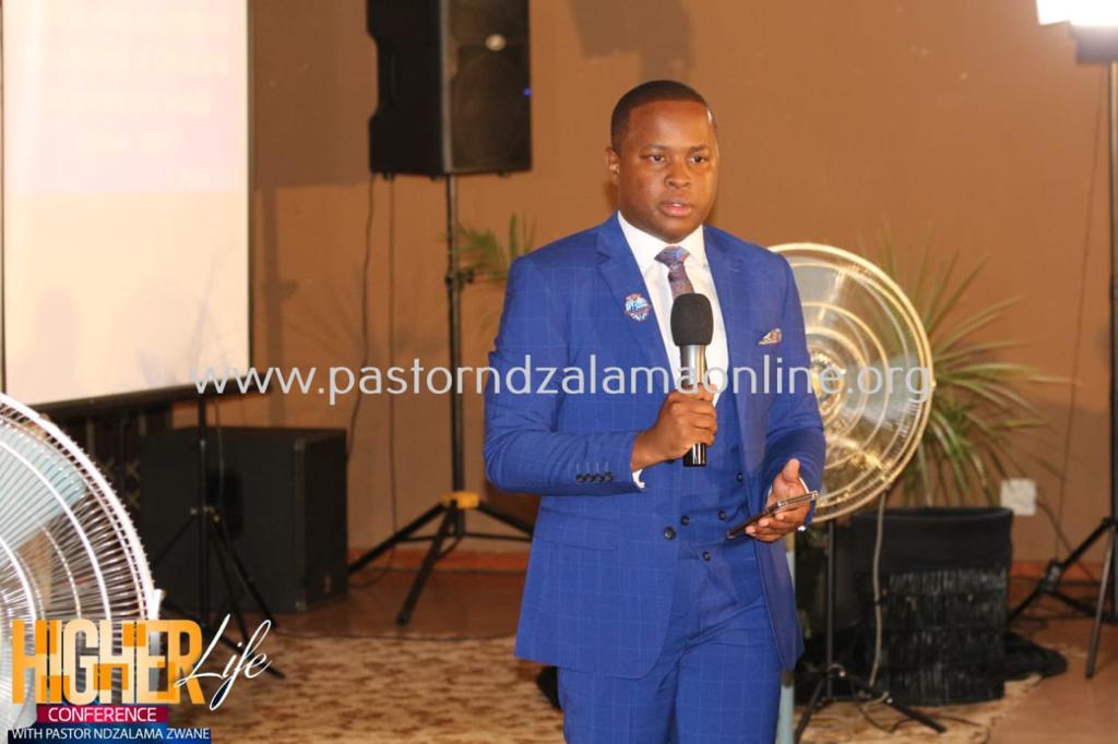 sceptrethaare's tweet image. Quick #TBT About Yesterday 😭🙌 A resounding success! #HigherLifeConference Day 1 

We've been set on a new course by God's Word taught. Our lives will never be the same again!

Our expectations are set even higher for Day 2💃
#ThankYouLord
#TheCompleteNation
#PastorNdzalamaZwane