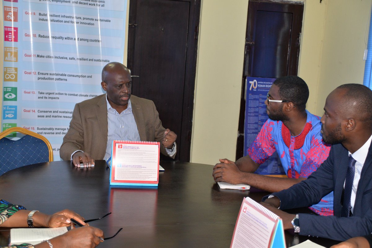 UNICLagos's tweet photo. @UNICLagos Director, Mr. Ronald Kayanja advising @SocialGoodLagos team to engage a lot more youths in promoting the #GlobalGoals, especially in the areas of #ClimateChange and protecting the environment. https://t.co/88j2ZBTanf
