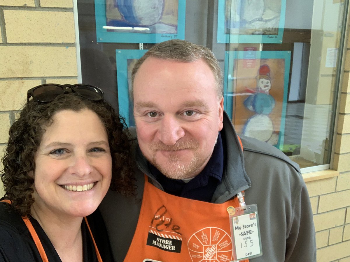 8539LittletonHD's tweet photo. #jobfair #onehdfamily #d237strong @AmyQuintoTHD @whipplenh @PeterLauzon2 @marantes1 @JasonArigoni @Lisachiras @whitman_laurie https://t.co/xWqmGEOt5J