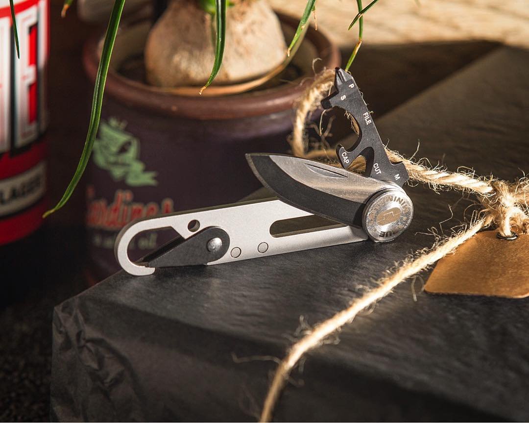 TrueBrandsUSA's tweet photo. Want to learn more about the True Minimalist? Watch the product briefing 👀👉https://t.co/Sf7Oensy2F #TrueThursday #edc https://t.co/MoyxVU9EOU