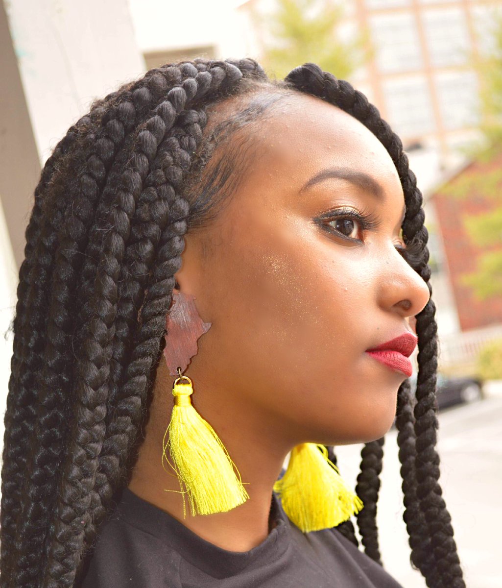 DoohickyCraftqe's tweet photo. Halima=Happiness

Shop Halima Tassels at https://t.co/YhyB8jwYCX

#doohickycraftique  #shopping #mostlyhandmade #accessories #fashion #stl #jordynefordoohicky #jewelry #earrings #bohostyle #festival #fashion #spring #color #ootd #statementpiece #style #eyecandy  #fashionista https://t.co/6ax0o9JAte