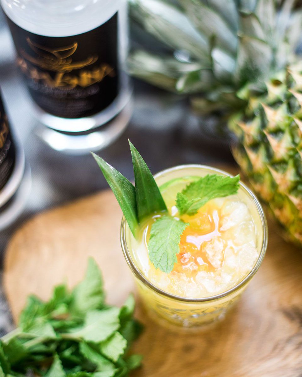 We prefer our Easter treats with a nice dash (glug) of rum!  Have a wonderful long weekend 🍹 #britishrum #cornishrum #madeincornwall #morvennarum