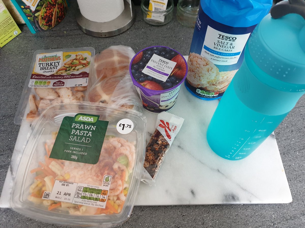 simonjcole78's tweet photo. Night shift during grass fire season meal prep! Quick food to grab and eat if we dont get up from consoles! #herosinheadsets #controlsarebusytoo
#alloneteam @FBUCSNC https://t.co/eJVHZc7XvF