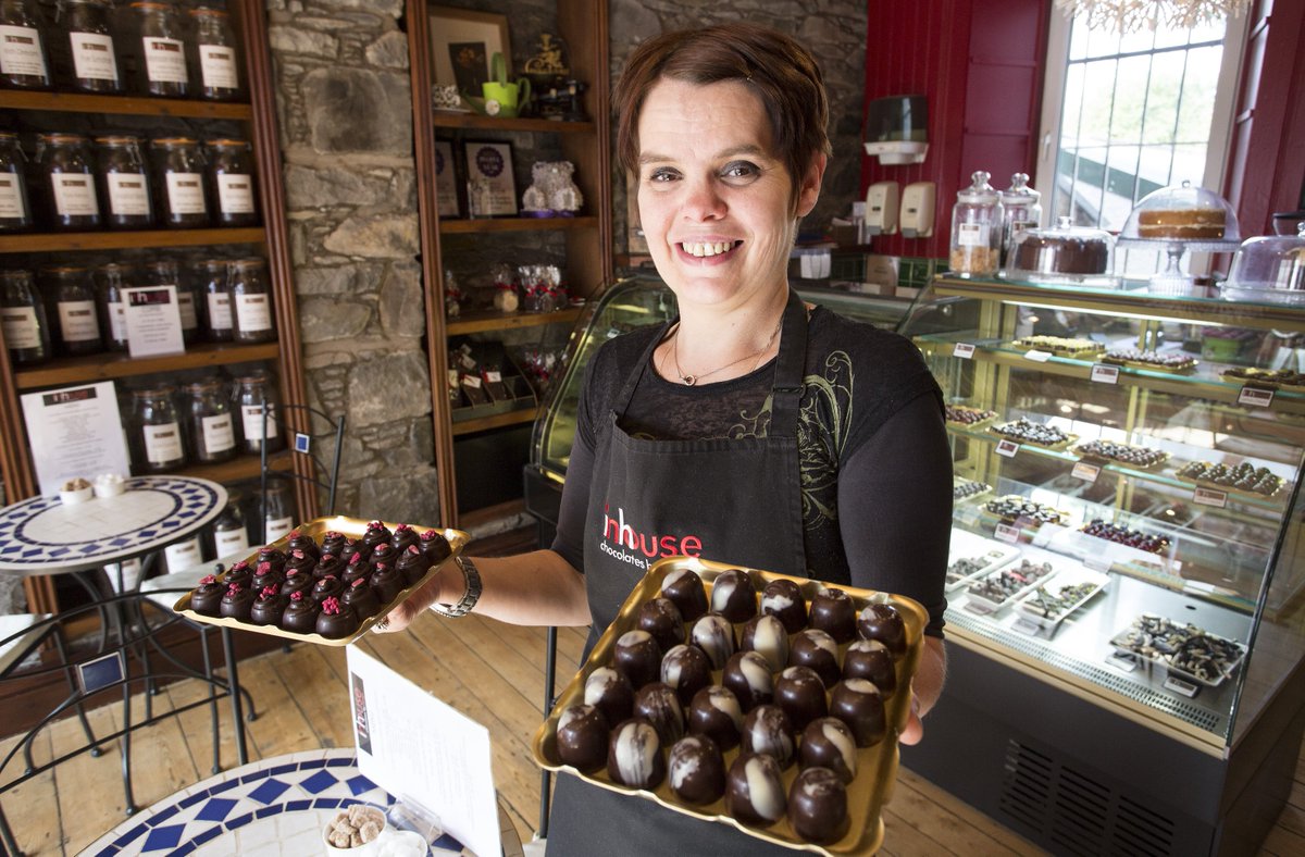 LornaYoung_'s tweet photo. To our people who craft and create and serve with a smile... #WorldFoodTravelDay #ScotFoodTourism #ScotlandIsNow #LoveDandG https://t.co/4Nw1OC8fDr