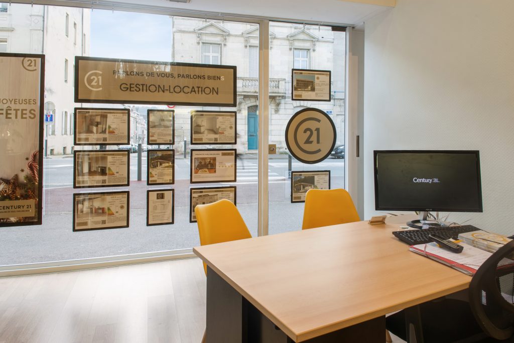 VitrineMediaMX's tweet image. Somos expertos en publicidad para agencias inmobiliarias, que esperas y unete a la familia VitrineMedia. #displayLed #publicidad #atraemasclientes #vendemas #aprovechatusvitrinas #inmobiliarias #realestate #negociosmexico #negocios #mexico #guadalajara #monterrey #queretaro