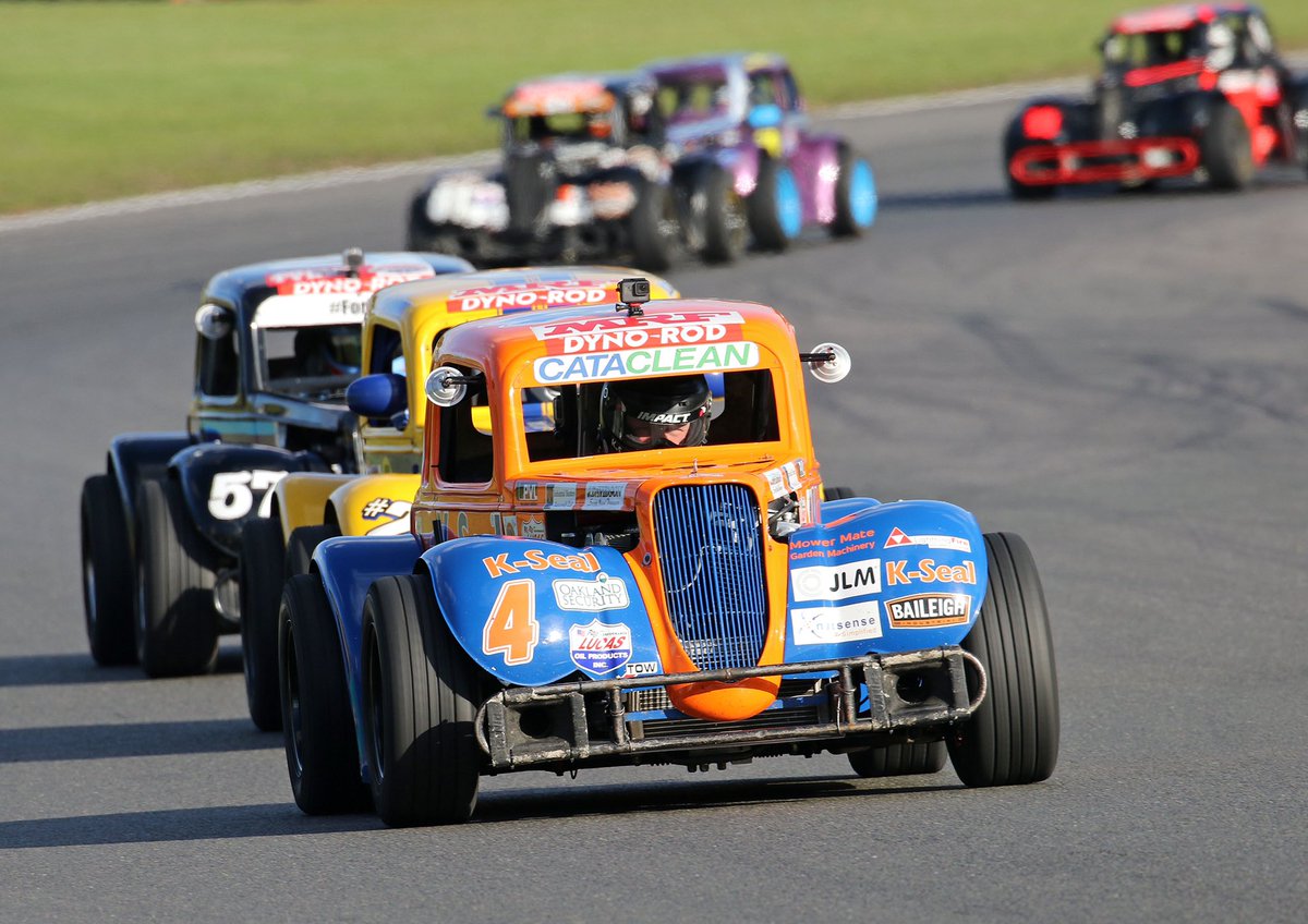 OfficialBARCHQ's tweet photo. The stage is set for a blockbuster Easter extravaganza at @Brands_Hatch this weekend, and it’s a big one! We’ve got eight championships in action and all of them are set deliver non-stop entertainment 🚗💨

📝 ➡️ https://t.co/7LOvp5AVzM #BARC https://t.co/th4Lgjme2v