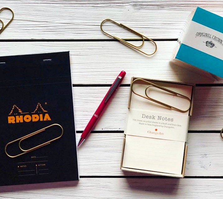PadsRhodia's tweet photo. When @HWEStationery names our #RhodiaMeetingPad as one of their favorite desk essentials 📈📚 https://t.co/3g6oXpZZ7G