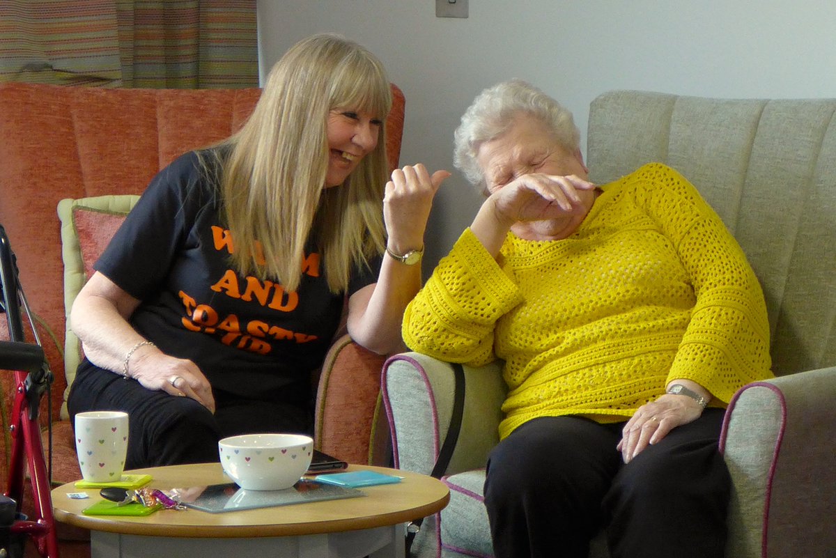 WarmToastyClub's tweet photo. Our happiness exchange #MemoryAfternoons Funded by @TNLComFund #peoplesprojects @Snippetcuts @JeanetteLark We chatted, we google and we were entertained by #LorraineWilburFrancis on Harp #IanFulcher on keyboard & #AnnaBruce sang a specially commissioned #MemorySong Happy Days https://t.co/ECrJVSld4s