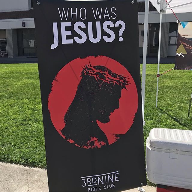 pastorpjb_'s tweet photo. Pray for our college ministry today as we are out @saddlebackcollege asking “Who was Jesus?” Pray for fruit. #reachingteachingtraining @compassbiblechurch https://t.co/9mxOm2EkpP https://t.co/wx4bOfLvRb