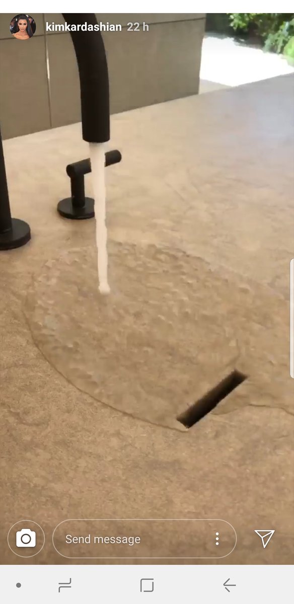 AngelaMcAdam's tweet image. Can @KimKardashian come design my kitchen please! FabUlous!!!😍😍😍😍 #kitchengoals #kitchenwishlist #dreamkitchen #interiordesign