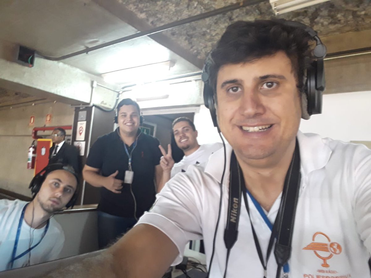 rpoliesportiva's tweet photo. No ar pela Poliesportiva, @ClubePinheiros x @BotafogoBasque , pelo #Playoffs do @NBB.
#nbb #nbbcaixa #nbb11 #novobasquertebrasil #playoffsdonbb #basket #basquete #basketball #lnb #ecpinheiros #bofafogobasquete #quartasdefinal #ilovethisgame #linhadostres #stepback #pickroll https://t.co/CvRtepwQ3k