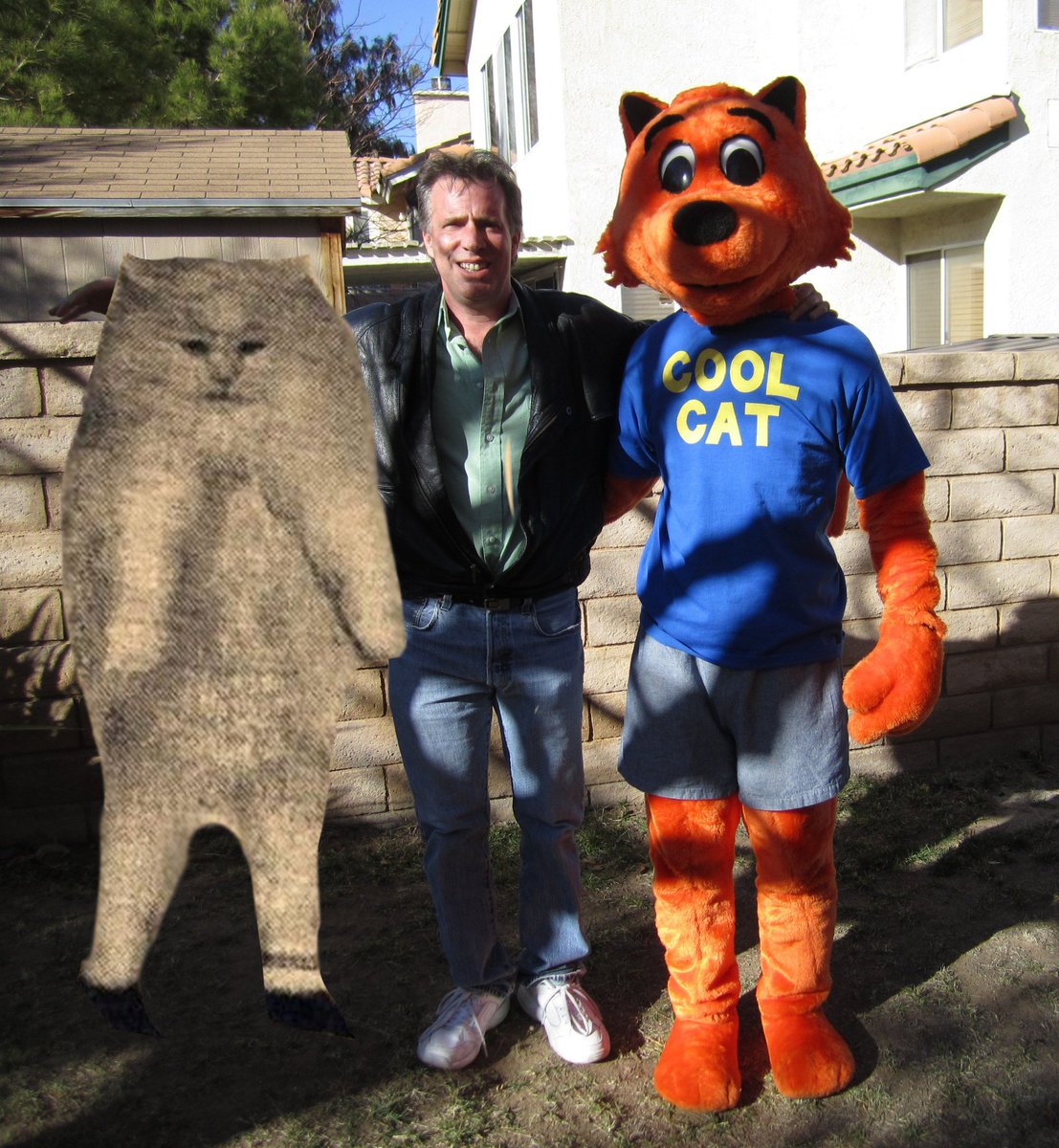 dumb_hoe69's tweet photo. @CoolCatlovesyou Wow! Thank you for letting me join your picture! https://t.co/lsNAmtRjAi