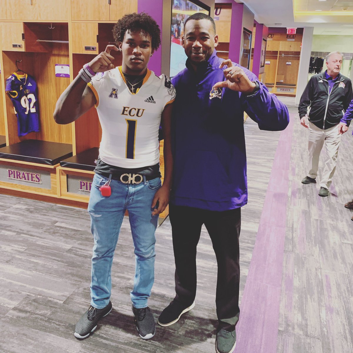 iamdaydayiv's tweet photo. 200% Committed💛💜 @CoachLynchLDI @ECUCoachHouston https://t.co/CdkwXLtjP4