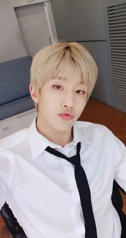neuutorres's tweet photo. [Actualización del Twitter de ASTRO con JINJIN]
《Buenos dias aroha ~ ♡  Muchas personas se levantan temprano y tienen algún estatus.
Salimos temprano para salir del país.
Desearía tener un buen día para nuestra Aroha. ㅎ ♡》
#PaifadingGene #HelloGlazing https://t.co/9KqTAoigQs