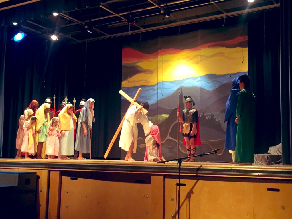 MsFigliomeni's tweet photo. Incredibly proud of our Grade 8’s and their moving performance of the Passion of Christ. @holychildtcdsb @Ms_Sestito @TCDSB @RGalloTCDSB https://t.co/TTa6TtPmIK