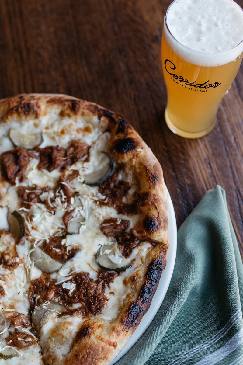 It’s a Barbecue Pizza kinda day. 

Cheers to @margaretrajic via Insta for the perfect shot! 🙏🏼

#corridorbrewery #chicagobeer #chicagobrewery #chicagofood #chicagofoodie #southportcorridor