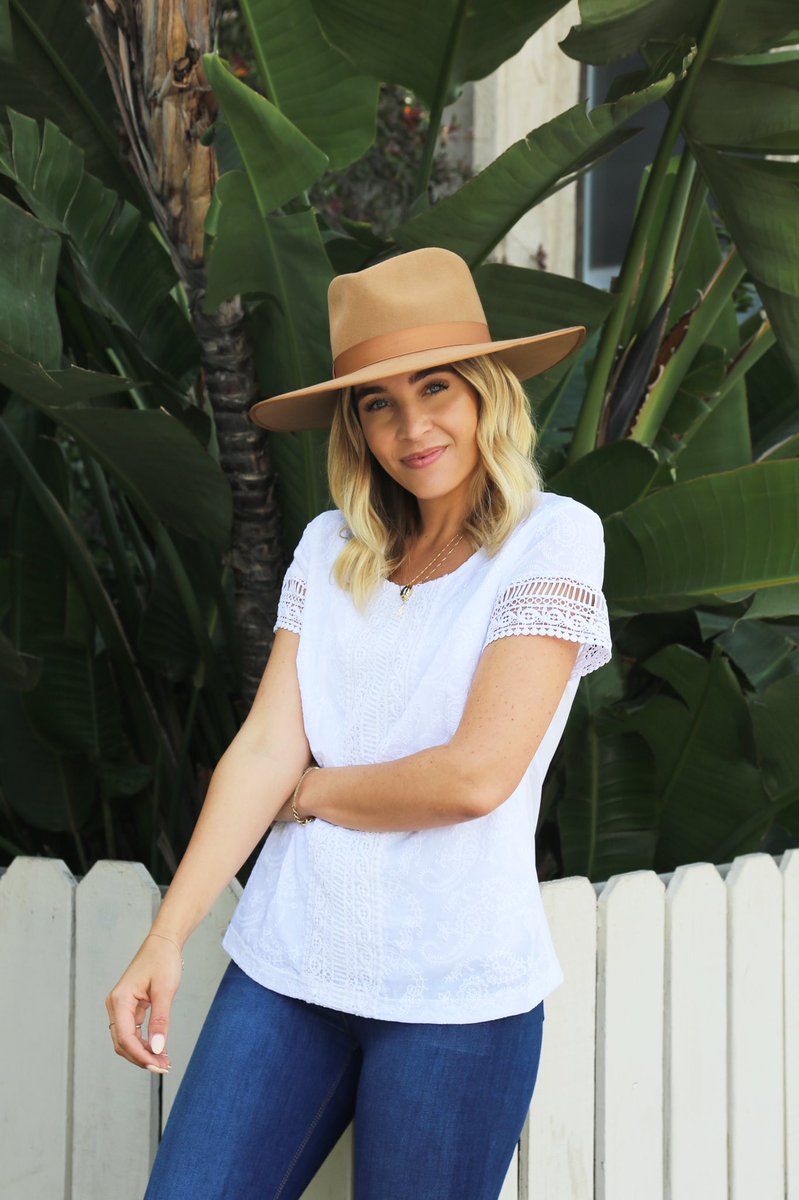 slimsstyles's tweet photo. Update your classic jeans &amp; tee look with our Paisley Eyelet &amp; Lace Top. 
https://t.co/eMT7IDFpdo https://t.co/6WwThDHsqG
