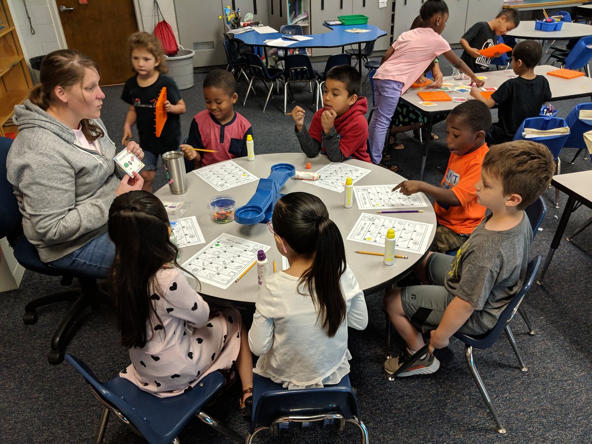 SharonF62289255's tweet photo. Kindergarten literacy and math stations. 
#RESknights https://t.co/bhYw0FVcCe