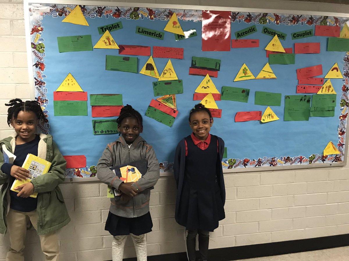AmyMeirowsky's tweet photo. Reading, writing, and displaying our POETRY! @SharpReaders @ICEBULLDOGS @CenterSD https://t.co/tNFSoWlnpm