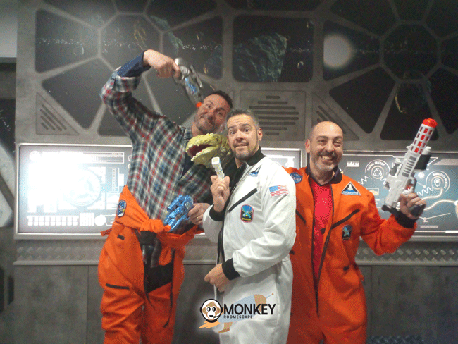 MonKey_Escape's tweet image. Los primeros grupos de #SemanaSanta ya nos han venido a visitar!!
⠀
Si queréis saber que ha pasado en la Estación Espacial Helios no dudéis en visitarnos, quedan muy pocas horas disponibles!
⠀
📲https://monkeyroomescape.e
📞640 016 345