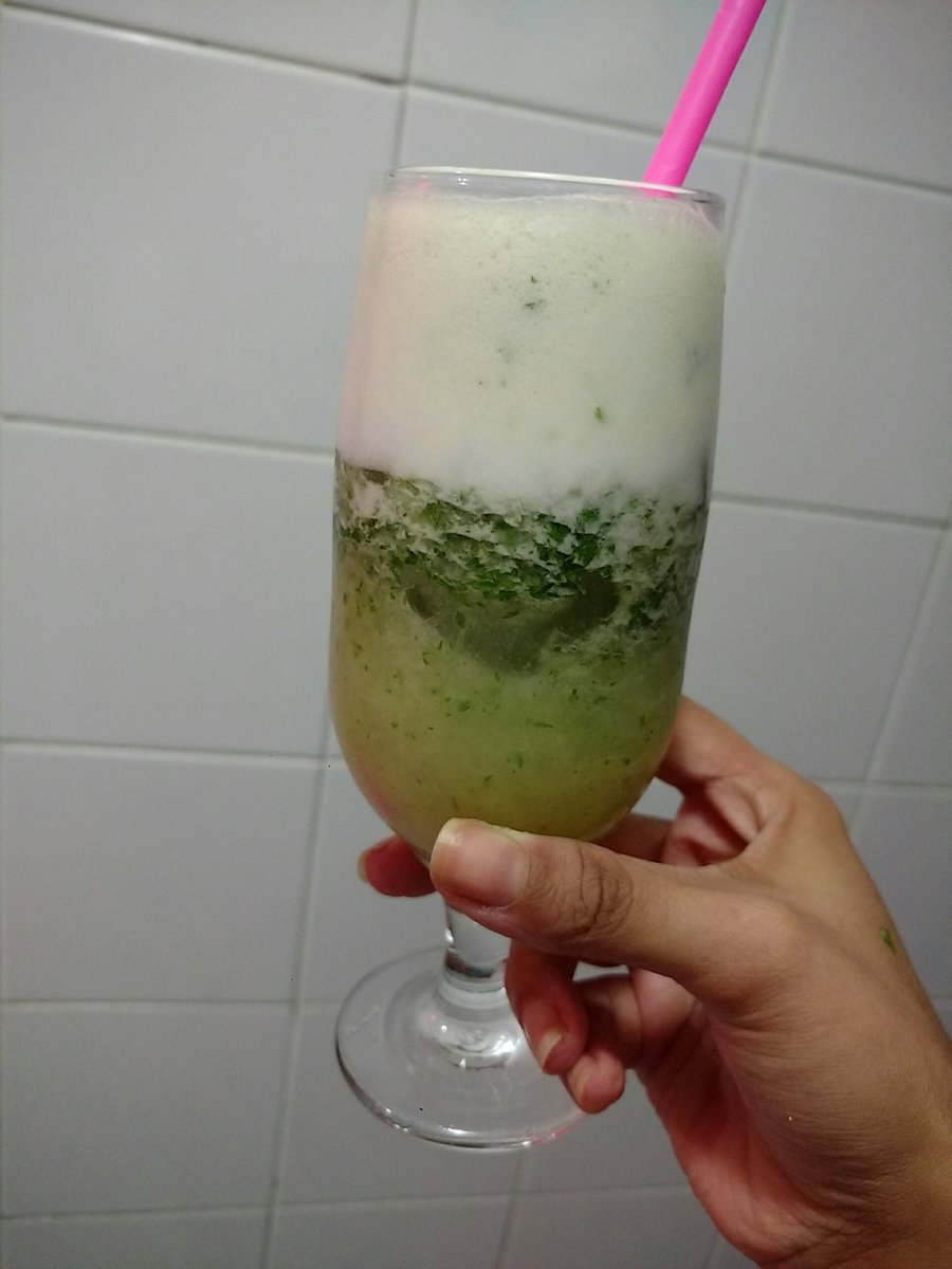 moonIunatik's tweet photo. finally got my hands on some mint for mint-pineapple juice 😊 https://t.co/vOpdk5X13T