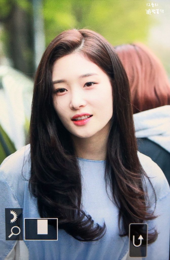 19971201_JCY's tweet photo. 190419 뮤직뱅크 출근 프리뷰
#다이아 #정채연 #DIA #CHAEYEON
@dia_official https://t.co/nQqpJYdbJ0