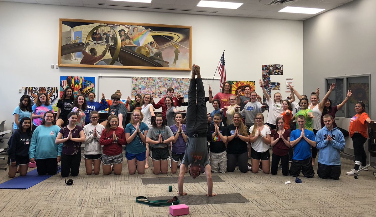 CehsUnified's tweet image. Yoga for East Unified Track! Thanks Andy Taube 🧡🧘‍♀️🧘🏾‍♂️