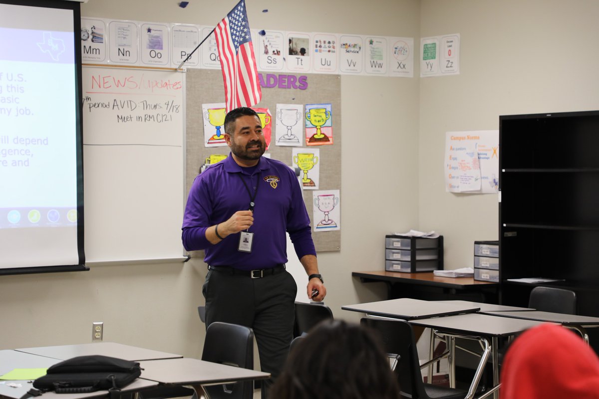 SanMarcosCISD's tweet photo. San Marcos CISD hosted a Destination College &amp; Career Fair for 8th grade students at Goodnight &amp; Miller middle schools. The fair allowed students to learn from local professionals, hear from university &amp; military reps, and learn about Tech companies such as Google &amp; Microsoft. https://t.co/x5sew1BkU2