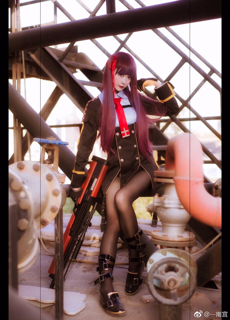 #少女前线
NO.48 WA2000

「啰嗦……命令的话就没办法了……
指挥官，你就乖乖看着吧，别当我的绊脚石就行了。」

cn：@nangongOVO 
phx：@730_Ly 
后期：@武内Ar 
后勤排版：@我是牙妹 https://t.co/tkb0tccxLx