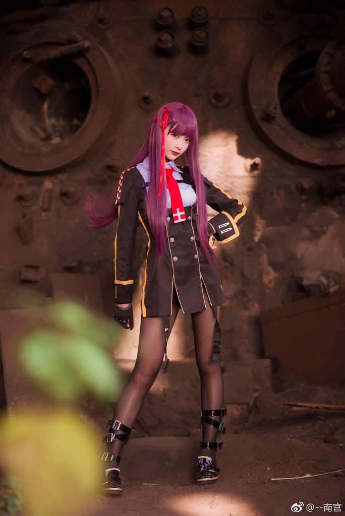 #少女前线
NO.48 WA2000

「啰嗦……命令的话就没办法了……
指挥官，你就乖乖看着吧，别当我的绊脚石就行了。」

cn：@nangongOVO 
phx：@730_Ly 
后期：@武内Ar 
后勤排版：@我是牙妹 https://t.co/tkb0tccxLx