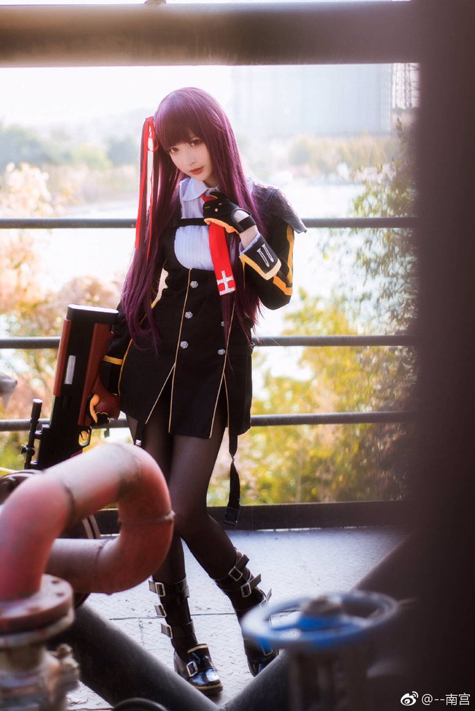 #少女前线
NO.48 WA2000

「啰嗦……命令的话就没办法了……
指挥官，你就乖乖看着吧，别当我的绊脚石就行了。」

cn：@nangongOVO 
phx：@730_Ly 
后期：@武内Ar 
后勤排版：@我是牙妹 https://t.co/tkb0tccxLx