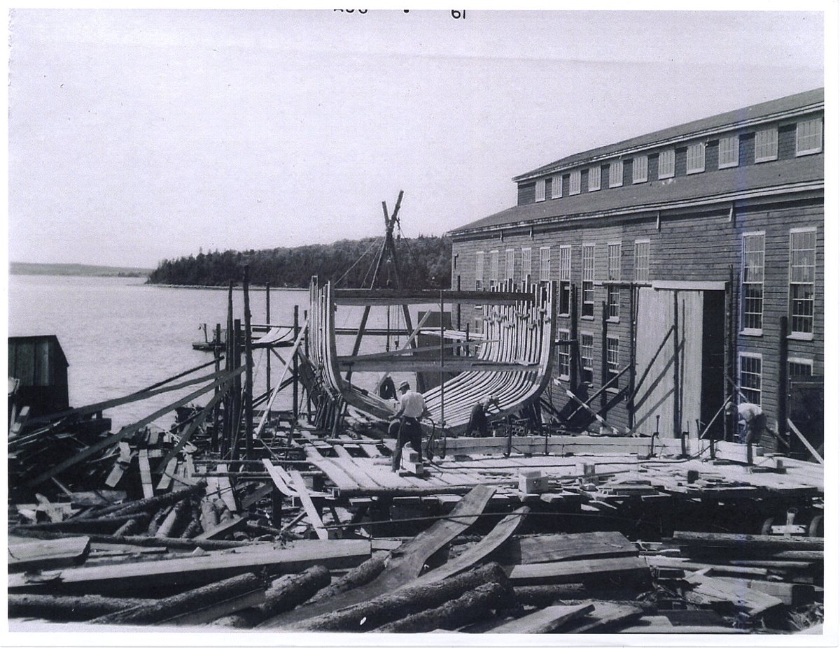 BuildNovaScotia's tweet photo. The province &amp; the Government of Canada are investing $1.5mill to revitalize and enhance the Big Boat Shed on Nova Scotia's iconic Lunenburg waterfront to ensure it continues to be a place where Nova Scotians &amp; visitors can experience and participate in traditional shipbuilding. https://t.co/VfnIxuY1lq