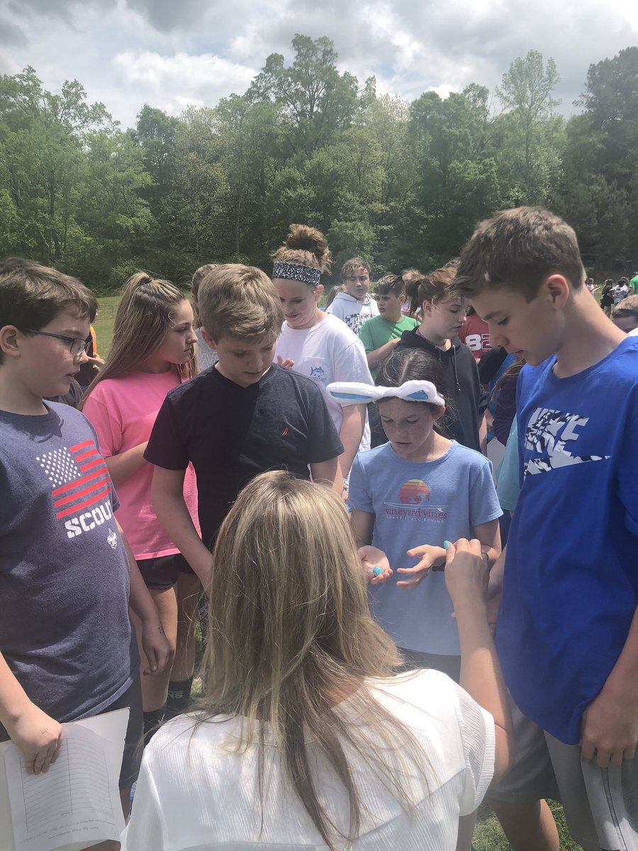 rchenderson3's tweet photo. MMS 6th grade Milestones Egg Hunt!! So fun! @hstephenson615 @SteveTurrentin1 @FloydCoSchools https://t.co/AXvj1zTS2X