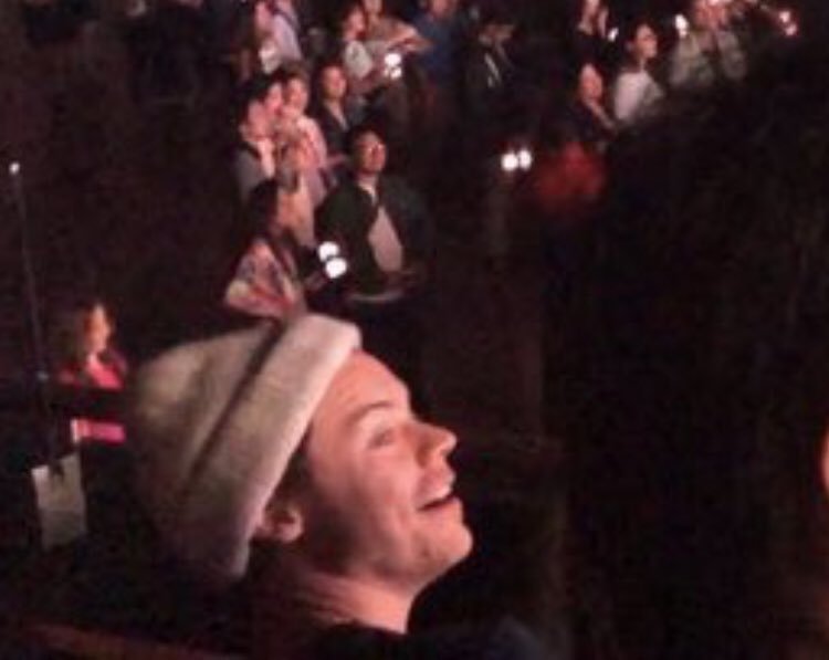 EqpStylinson's tweet photo. Harry, noite passada no show de Blackpink no The Forum, em Los Angeles. - 17 de Abril

(via: @dowooniess) https://t.co/z0vnpVYSfb