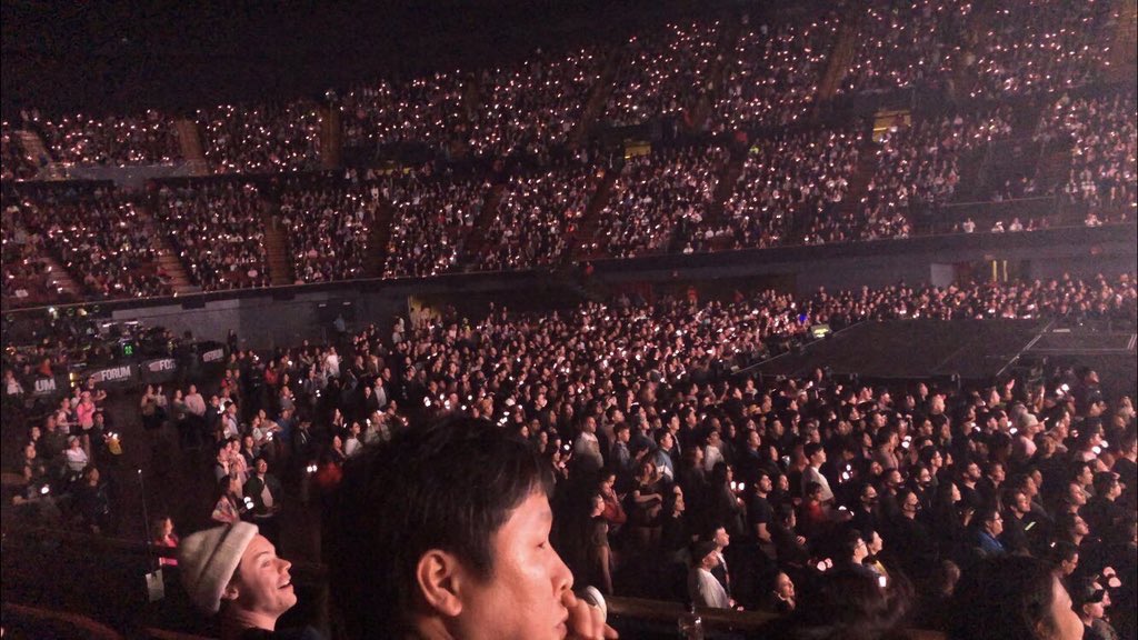EqpStylinson's tweet photo. Harry, noite passada no show de Blackpink no The Forum, em Los Angeles. - 17 de Abril

(via: @dowooniess) https://t.co/z0vnpVYSfb