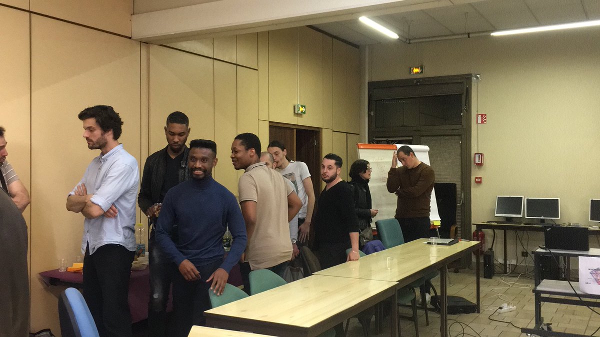 Starlabs_RPF's tweet photo. Fin du live tweet place au moment d’échanges autour d’un buffet. Nous remercions les entrepreneurs pour leur présence et leur participation. #WorkshopStarlabs #Entrepreneuriat https://t.co/zC34diikw1