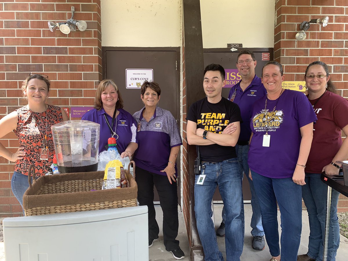 What a better day to appreciate teachers with #treatcart than the day before a long weekend! We love our EES teachers and all they do for our students! @EESAdmin <a href="/EdwardLFinchEd1/">EdwardLFinch</a> <a href="/murdza_michelle/">Michelle</a> <a href="/brittanyrhoads2/">Brittany Rhoads</a> <a href="/kay_heater/">Melinda Kay Heater</a> <a href="/MMurrman/">MurrayTheMurrman</a> #power2thepurple #eesrockstars